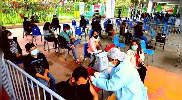 Desde hoy los mayores de 27 años pueden vacunarse contra el COVID-19. Desde hoy los mayores de 27 años pueden vacunarse contra el COVID-19.