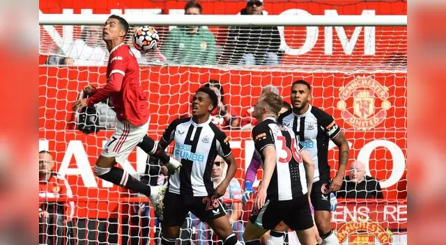 En lo más alto de su juego, Cristiano debutó con dos goles en la victoria 4-1 del Manchester United ante Newcastle. En lo más alto de su juego, Cristiano debutó con dos goles en la victoria 4-1 del Manchester United ante Newcastle.
