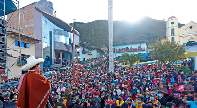 Presidente tuvo multitudinario recibimiento. Presidente tuvo multitudinario recibimiento.