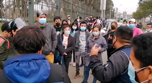 denuncian falta de vacunas para jóvenes de 25 años a más denuncian falta de vacunas para jóvenes de 25 años a más