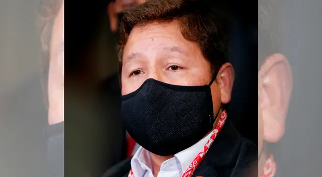 Guido Bellido recibe amenazas y es advertido de no salir de su oficina. Guido Bellido recibe amenazas y es advertido de no salir de su oficina.