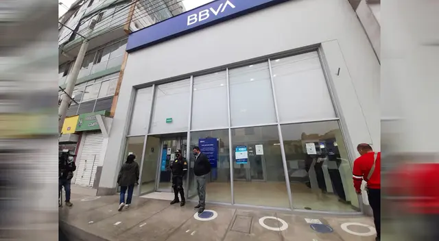 Asaltan agencia bancaria de Comas.