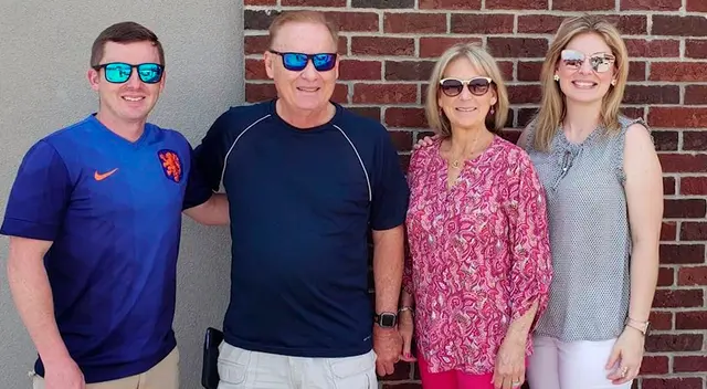 Candace y Terry Ayers recibieron su segunda vacuna Covid-19 a principios de marzo. Candace y Terry Ayers recibieron su segunda vacuna Covid-19 a principios de marzo.