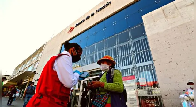 El Bono Yanapay se entrega por ahora a las personas de programas sociales. El Bono Yanapay se entrega por ahora a las personas de programas sociales.