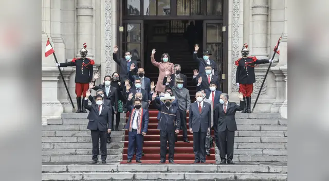 Pedro Castillo y su gabinete ministerial cobraron altos sueldos.
