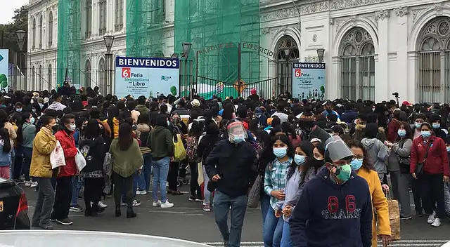 Multitudinaria participación en la Sexta Feria Metropolitana del Libro.