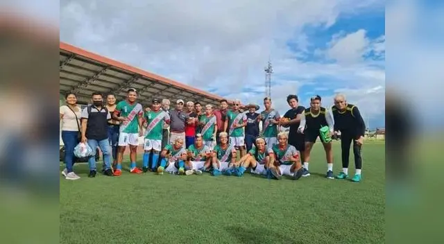El equipo del Nihue Rao se pintan el cabello de amarillo. El equipo del Nihue Rao se pintan el cabello de amarillo.