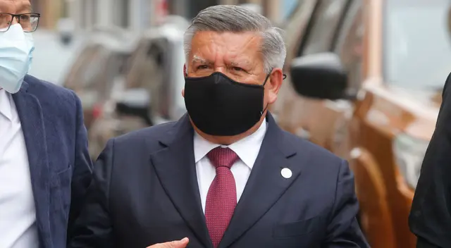 César Acuña, líder de APP, se mostró en contra del proyecto de ley de Perú Libre, que buscaría controlar los medios, y aseguró que su bancada no lo respaldará. César Acuña, líder de APP, se mostró en contra del proyecto de ley de Perú Libre, que buscaría controlar los medios, y aseguró que su bancada no lo respaldará.