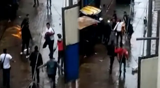 Dos grupos de pandilleros viven enfrentados desde hace años por el control de una calle Dos grupos de pandilleros viven enfrentados desde hace años por el control de una calle