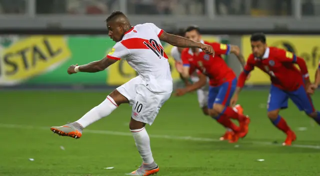 Jefferson Farfán, delantero de Alianza Lima, es uno de los referentes de la selección peruana.