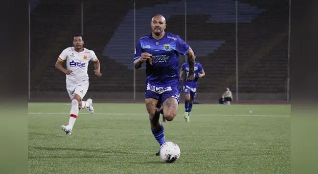 Carlos Stein no encontró el rumbvo y Grau lo derrotó 2-0 por la Liga 2 de la Fase 2.