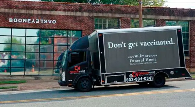 Las fotos del camión en Carolina del Norte inundaron las redes sociales.