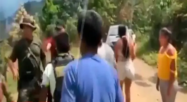 Policías dispararon al aire para dispersar a los pobladores