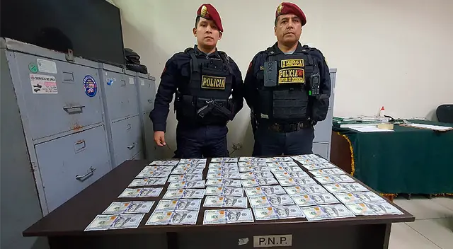 Policía llevó el dinero encontrado a la comisaría de Chacra Colorado. Policía llevó el dinero encontrado a la comisaría de Chacra Colorado.