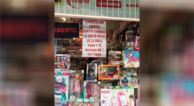 Un trabajador de la papelería dijo que esta iniciativa surgió ante la necesidad de las personas que llegaban al lugar sin trabajo. Un trabajador de la papelería dijo que esta iniciativa surgió ante la necesidad de las personas que llegaban al lugar sin trabajo.