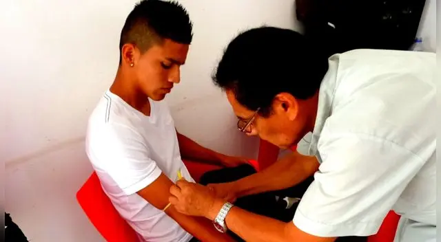 La licencia de conducir se debe pasar por el examen médico.