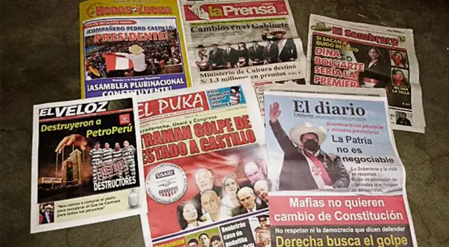 Periódicos circulan en el Cercado de Lima.