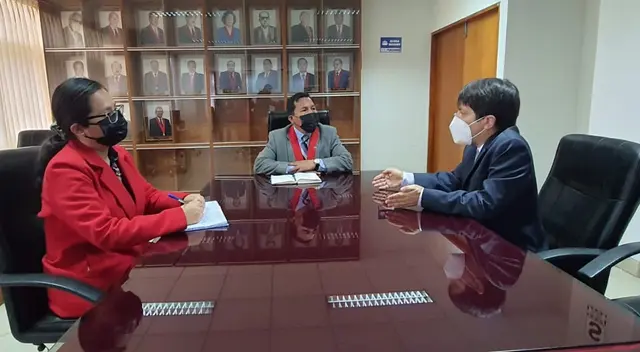 Presidente de la Corte de Lambayeque, Juan Riquelme Guillermo Piscoya se reunió con un funcionario de la Contraloría General de la República Presidente de la Corte de Lambayeque, Juan Riquelme Guillermo Piscoya se reunió con un funcionario de la Contraloría General de la República