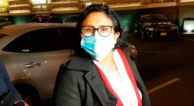 Ordenan captura inmediata para Katy Ugarte por el delito de difamación. Ordenan captura inmediata para Katy Ugarte por el delito de difamación.