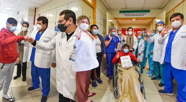 Padre de familia salva a su hijo de morir donándole uno de sus riñones en el INSN San Borja.