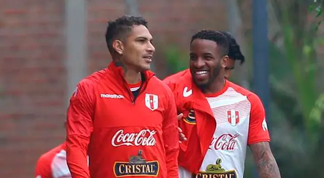 Paolo Guerrero y Jefferson Farfán son de la misma categoría y quieren un Mundial más. Paolo Guerrero y Jefferson Farfán son de la misma categoría y quieren un Mundial más.