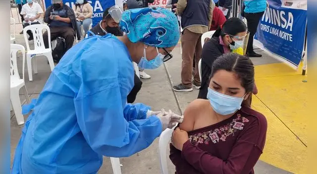 Minsa indicó que un total de 11 211 399 ciudadanos cuentan con las dos dosis contra la COVID-19 Minsa indicó que un total de 11 211 399 ciudadanos cuentan con las dos dosis contra la COVID-19