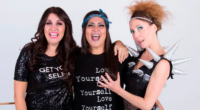 "Las Banda-las" aseguran que el país necesita reír y olvidar las penas. "Las Banda-las" aseguran que el país necesita reír y olvidar las penas.