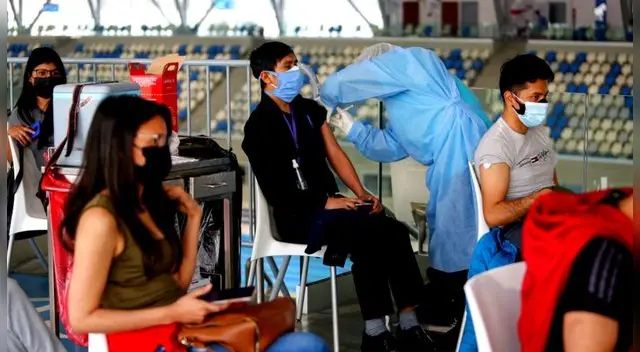 Pfizer propone una tercera dosis de reforzamiento contra la COVID-19. Pfizer propone una tercera dosis de reforzamiento contra la COVID-19.