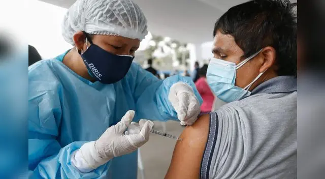 COVID-19: ¿qué alimentos no se deben consumir después de vacunarme?