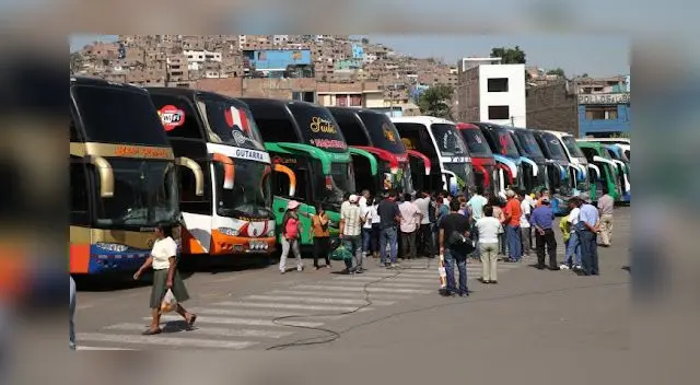 Gremio de transporte interprovincial anuncia huelga para el martes 26 de octubre