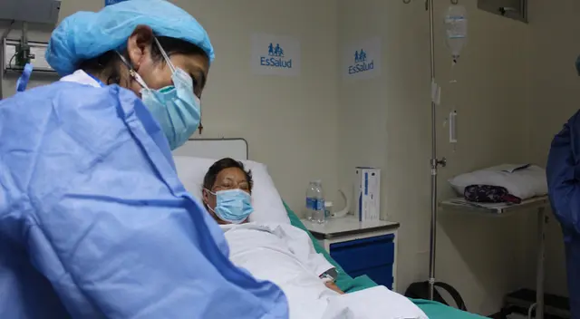 EsSalud recibe distinciones. EsSalud recibe distinciones.