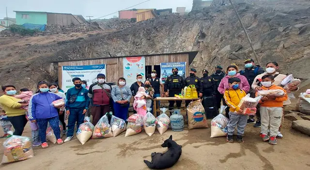 Los pobladores agradecieron noble labor de agentes PNP Los pobladores agradecieron noble labor de agentes PNP