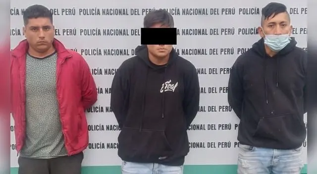 Detenidos fueron trasladados a la comisaría para las investigaciones. Detenidos fueron trasladados a la comisaría para las investigaciones.