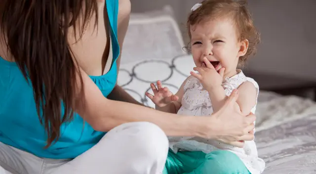 La madre, en completo anonimato, confesó en la red social querer “simplemente huir”, porque no sabe cómo lidiar con la niña. La madre, en completo anonimato, confesó en la red social querer “simplemente huir”, porque no sabe cómo lidiar con la niña.