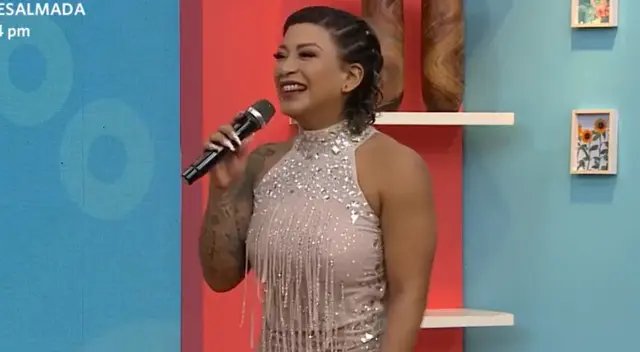 Paula Arias sorprendió al llegar al set de América Hoy y tuvo un gran recibiento de los conductores, por lo que los llenó de elogios.