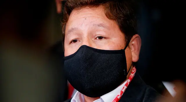 Guido Bellido respalda a Perú Libre de no darle el voto de confianza al gabinete presidido por Mirtha Vásquez. Guido Bellido respalda a Perú Libre de no darle el voto de confianza al gabinete presidido por Mirtha Vásquez.