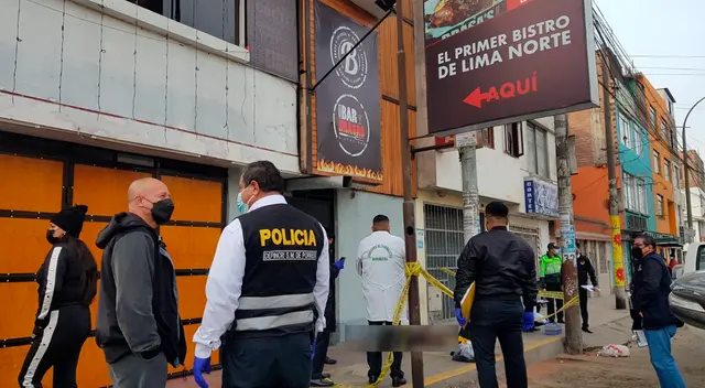 La víctima se encontraba conversando con una mujer en los exteriores de la discoteca cuando fue asesinado