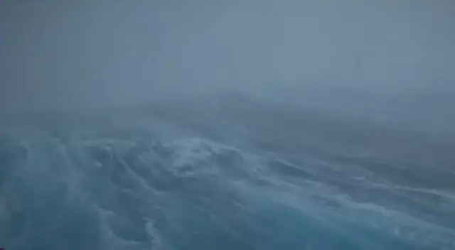 Impresionantes imágenes registradas con la cámara del Saildrone Explorer SD 1045 son un sensación.