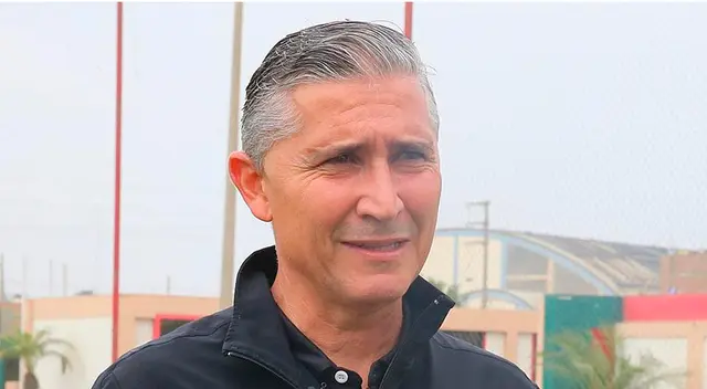 El técnico brasileño, que dirigió a la selección peruana femenina, habló sobre su relación sentimental con “Maca” López.