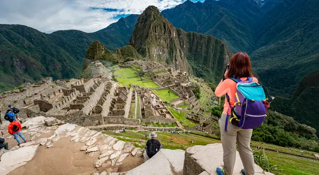 Los World Travel Awards premian anualmente a los destinos turísticos que han marcado la excelencia en el último año y que son considerados un referente mundial en la industria del turismo. Los World Travel Awards premian anualmente a los destinos turísticos que han marcado la excelencia en el último año y que son considerados un referente mundial en la industria del turismo.