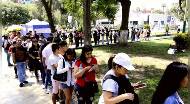 Los alumnos y profesores si entra a la presencialidad deben estar vacunados. Los alumnos y profesores si entra a la presencialidad deben estar vacunados.