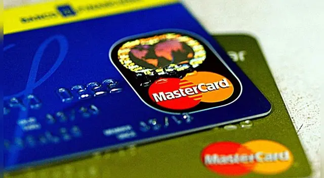 Siempre revisa la tasa de interés de las tarjetas de crédito.