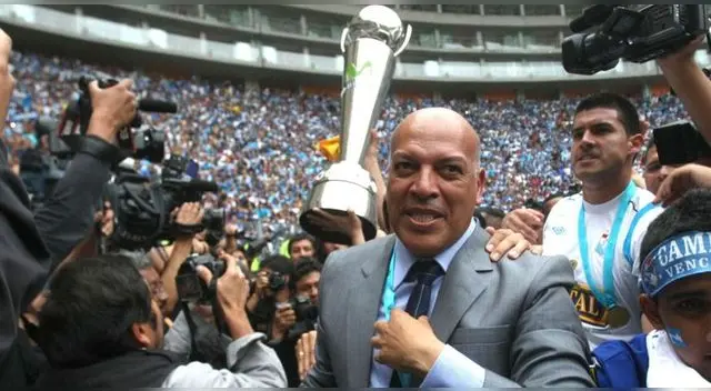 Roberta Mosquera y el bicampeonato que persgiue con Cristal Roberta Mosquera y el bicampeonato que persgiue con Cristal