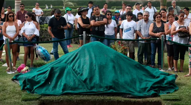 El cementerio Parque del Recuerdo anunció que empezará a recibir a la ciudadanía con aforo limitado y cumpliendo estrictos protocolos de bioseguridad en sus camposantos. El cementerio Parque del Recuerdo anunció que empezará a recibir a la ciudadanía con aforo limitado y cumpliendo estrictos protocolos de bioseguridad en sus camposantos.