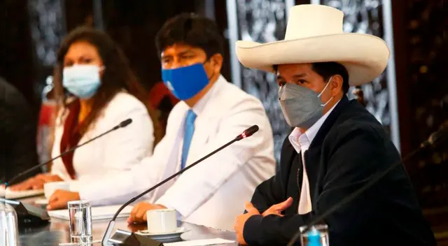 Parlamentarios piden a mandatario salida del presidente de Essalud, Mario Carhuapoma