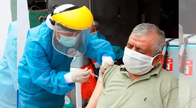 Mayores de 65 años recibirán la dosis de refuerzo contra el COVID-19.