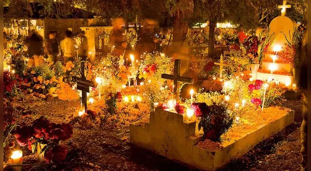 Con la llegada de los españoles, la celebración del Dia de los Muertos de México se extendió a otros países colonizados y se mezcló también con las costumbres católicas. Foto: El Economista