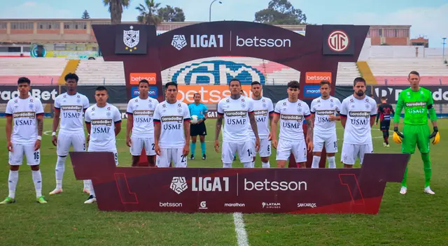Universidad San Martín tiene esperanzas de salvarse de ir 'a la B' en el fútbol peruano. Universidad San Martín tiene esperanzas de salvarse de ir 'a la B' en el fútbol peruano.