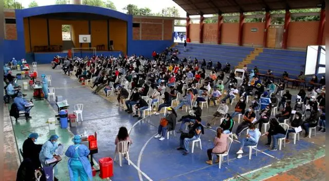 Los adolescentes es neecesario ir acompañado por sus padres o tutor Los adolescentes es neecesario ir acompañado por sus padres o tutor