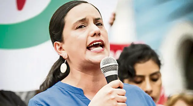 Verónika MendoZa cuestionó que el Gobierno autorice la intervención de las Fuerzas Armadas a la ciudadanía. Verónika MendoZa cuestionó que el Gobierno autorice la intervención de las Fuerzas Armadas a la ciudadanía.